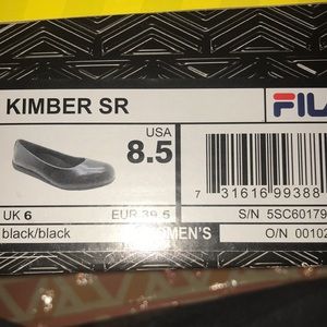 I’m selling these fila slip resistant dress shoes